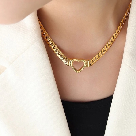Heart Gold link choker , heart necklace - Picture 3 of 3